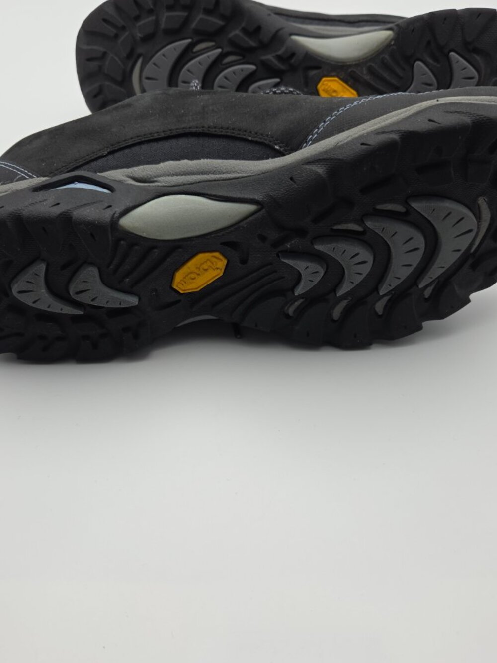 Ahnu Walking Shoes - Women's Size 8 - Picture 4 of 6